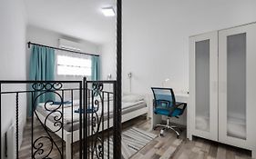Bpr Simply Azure Apartment